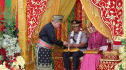 Kental Nuansa Melayu, Kapolda Riau Irjen Pol Arman Achdiat Awali Tugas dengan Tepuk Tepung Tawar
